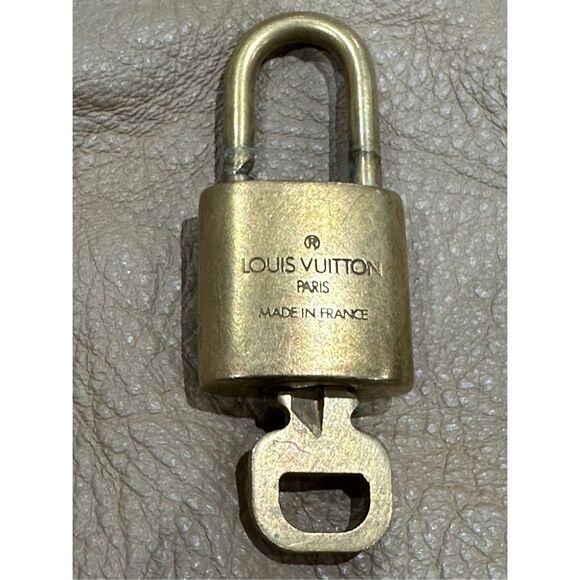 Louis Vuitton Vintage Brass PadLock & Key Lock & Key Authentic #301 - Picture 2 of 3